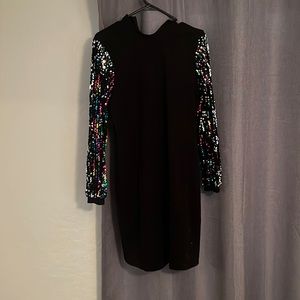 Back dress with sequin arms